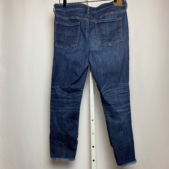 American Eagle Outfitters Womenʻs Distressed Denim Hi-Rise Jegging Crop Size 16 - Picture 8 of 10